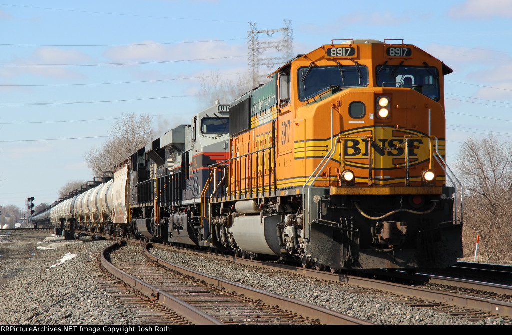 BNSF 8917, NS 8101 & NS 1059